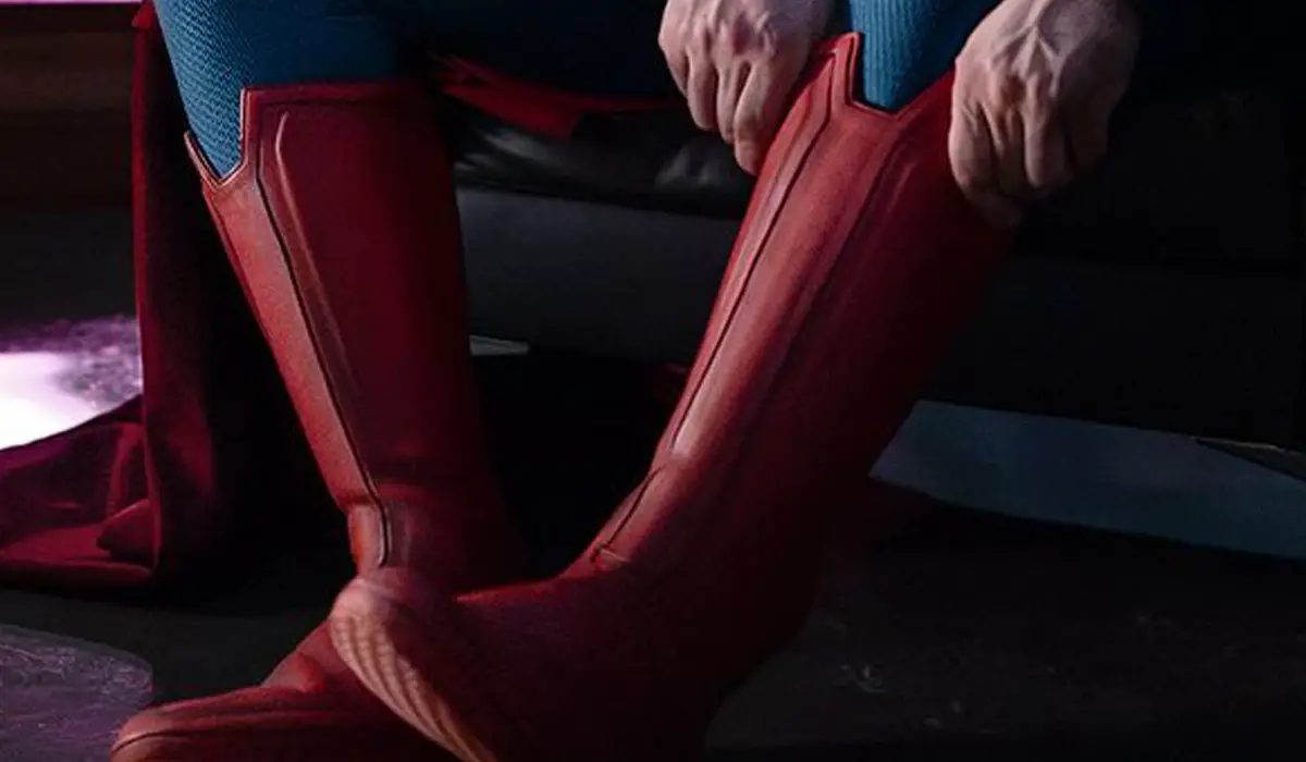 Novas botas vermelhas do Superman