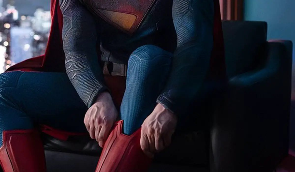 A cueca vermelha e o cionto dourado do Superman